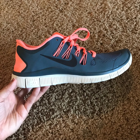 Nike Free Dark Grey and Coral Shoes - Picture 4 of 8
